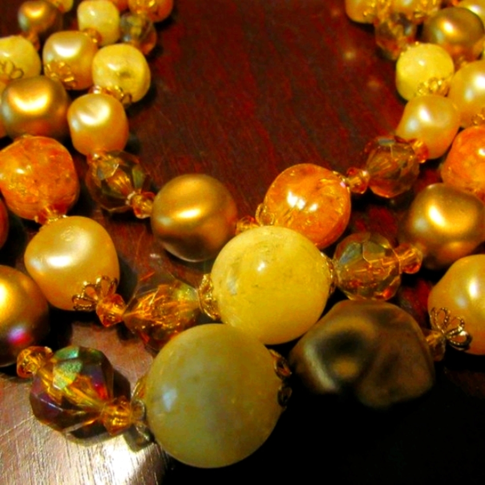 🍂 Lovely Vintage Gold-Cream-Bronze Beaded Necklace - Picture 11 of 16